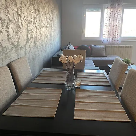 Apartment Malina 24 *